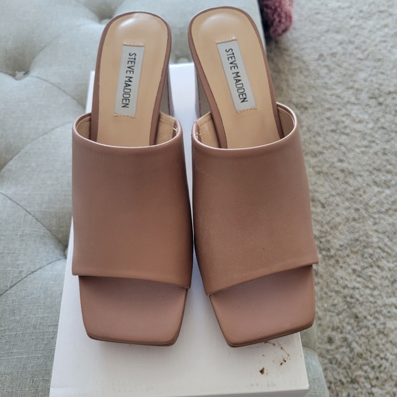 Steve Madden blush pink platform slides - Picture 3 of 4